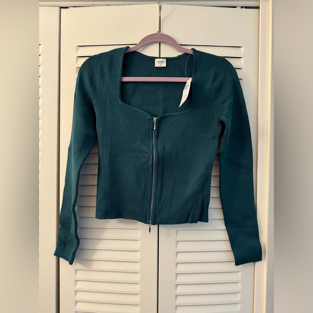 NWT Teal Abercrombie crop sweater